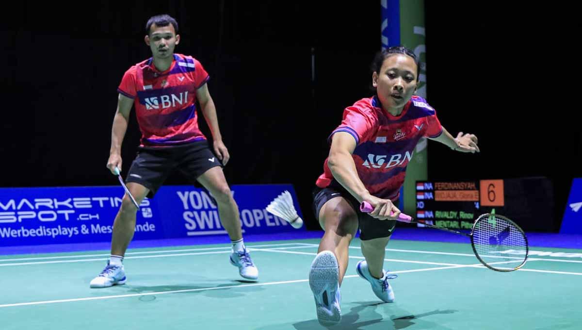 Pasangan ganda campuran Indonesia, Rinov Rivaldy/Pitha Haningtyas Mentari bertanding di Badminton Asia Championships (BAC) 2023. (Foto: PBSI) - INDOSPORT