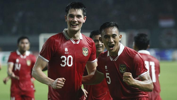 Rizky Ridho mungkin saat ini jadi yang paling tidak tenang dengan prospek naturalisasi Nathan Tjoe-A-On dan Jay Idzes untuk timnas Indonesia. Foto: Herry Ibrahim/Indosport