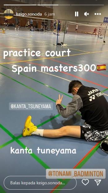 Keigo Sonoda mendampingi tim Jepang di Spain Masters 2023. (Foto: Instagram@keigo.sonoda) Copyright: instagram @keigo.sonoda