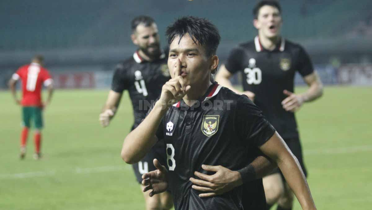 Selebrasi Witan Sulaeman usai mencetak gol pertama Timnas Indonesia ke gawang Burundi pada FIFA Matchday di stadion Patriot Candrabhaga, Bekasi, Selasa (28/03/23).
