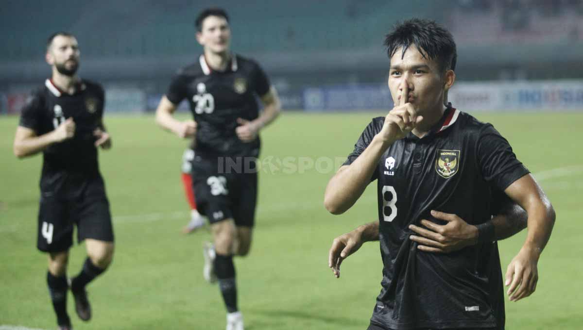Selebrasi Witan Sulaeman usai mencetak gol pertama Timnas Indonesia ke gawang Burundi pada FIFA Matchday di stadion Patriot Candrabhaga, Bekasi, Selasa (28/03/23).