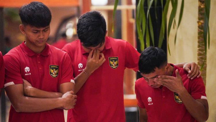 Kesedihan pemain Timnas Indonesia U-20 usai FIFA membatalkan Indonesia sebagai tuan rumah Piala Dunia U-20 2023.