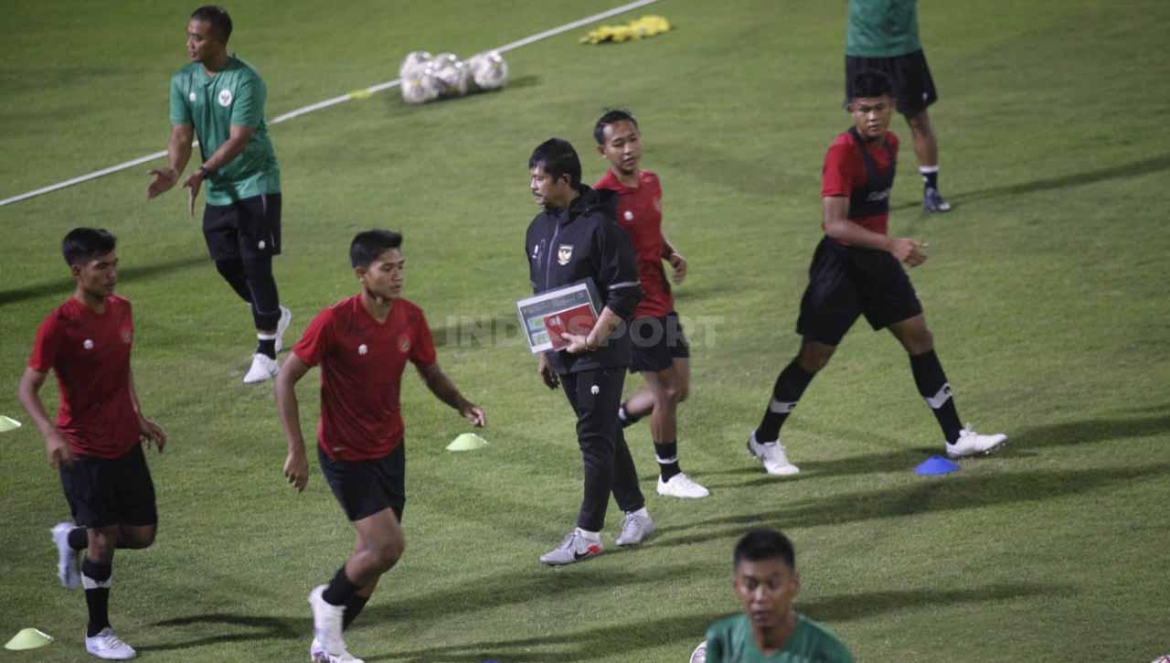 Latihan Timnas Indonesia U-22 sebagai persiapan menuju SEA Games 2023 di Lapangan Senayan, Jakarta, Rabu (05/04/23).