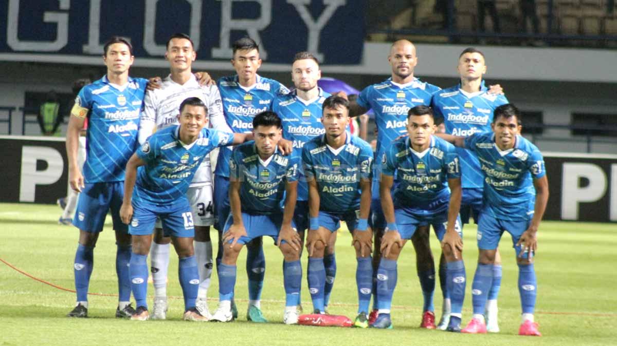 Kilas balik perjalanan Persib Bandung di Liga 1, dari zona merah hingga pesaing juara.