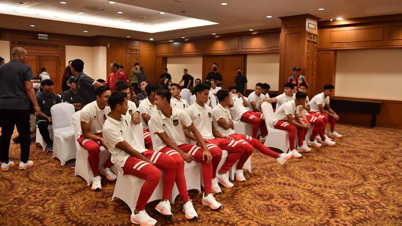 Acara pelepasan Timnas Indonesia U-22 ke SEA Games 2023 Kamboja oleh Ketum PSSI Erick Thohir di Hotel Sultan, Jakarta, Jumat (21/04/23). (Foto: PSSI)
