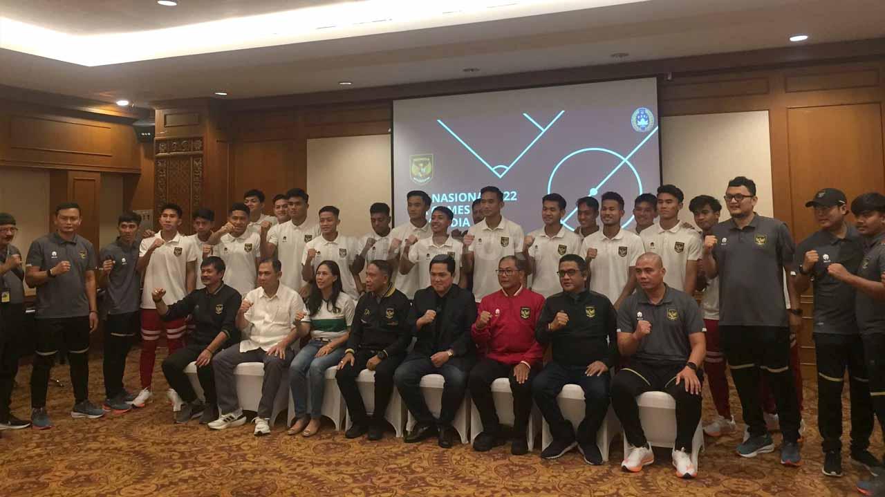 Acara pelepasan Timnas Indonesia U-22 ke SEA Games 2023 Kamboja oleh Ketum PSSI Erick Thohir di Hotel Sultan, Jakarta, Jumat (21/04/23).