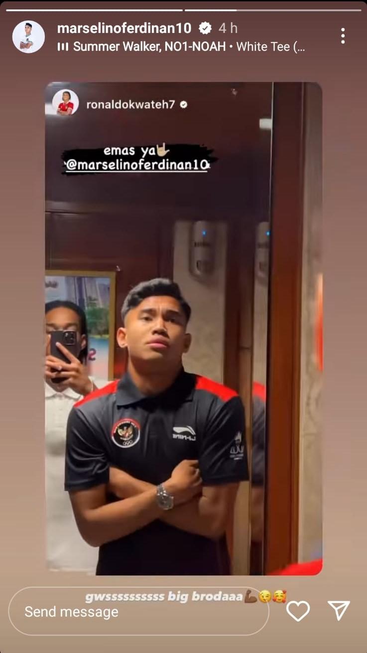 Marselino Ferdinan temu kangen dengan Ronaldo Kwateh, jelang keberangkatan Timnas Indonesia U-22 ke SEA Games 2023 Kamboja. Copyright: Instagram Story @marselinoferdinan10