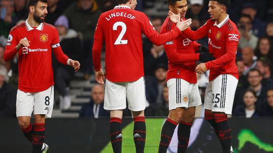 Selebrasi para pemain Manchester United usai cetak gol ke gawang Tottenham Hotspur di Liga Inggris.