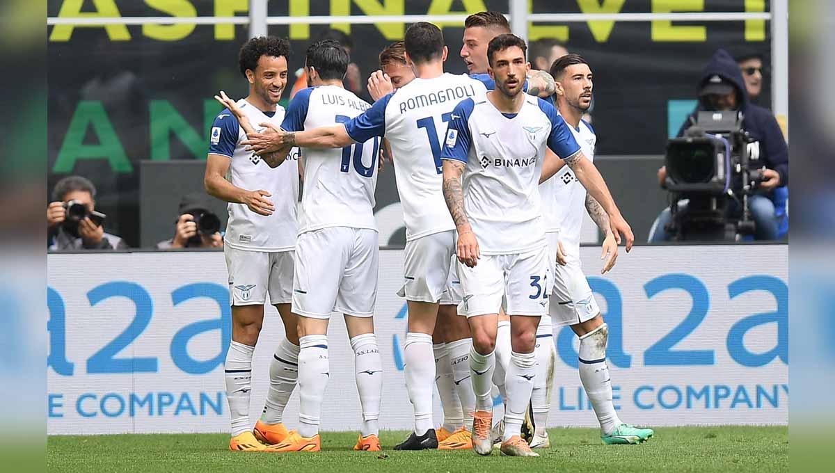 Selebrasi pemain Lazio, Felipe Anderson saat merayakan gol pertamanya di Liga Italia (Serie A), Minggu (30/04/23). (Foto: REUTERS/Daniele Mascolo)