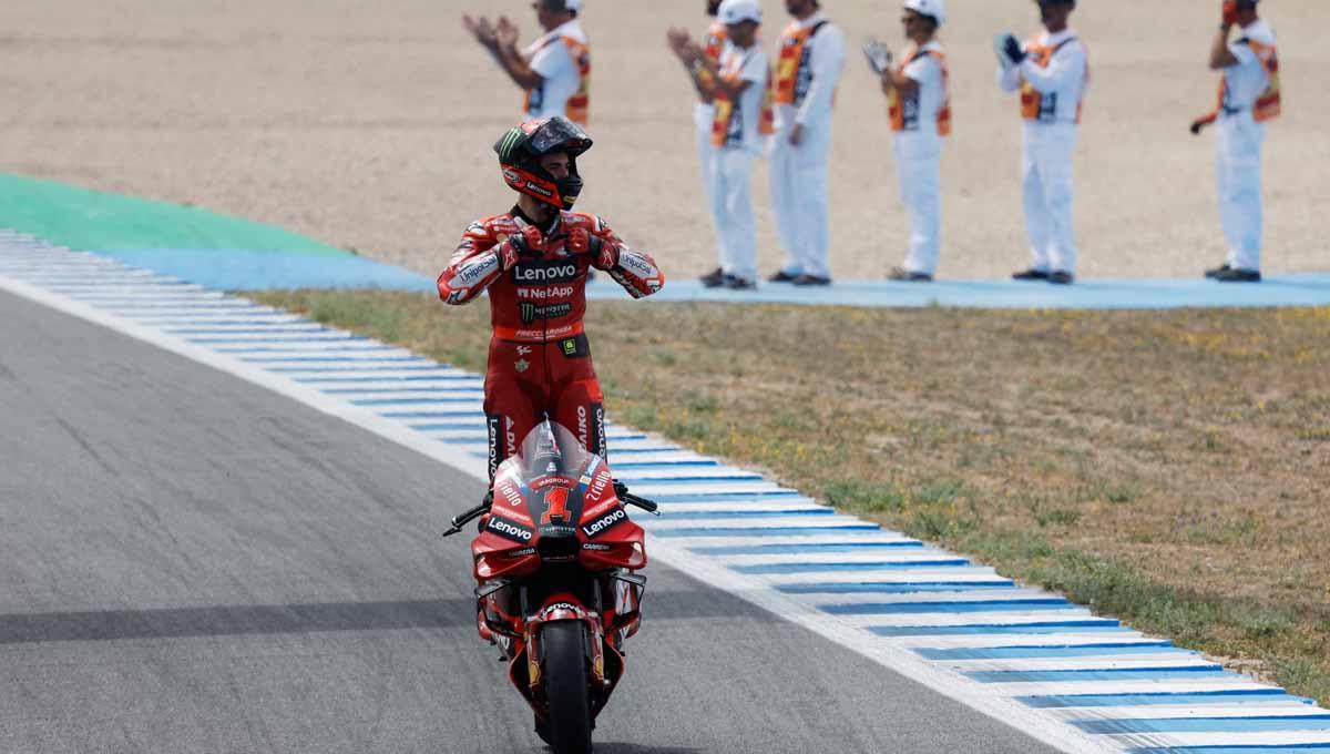 Sprint race MotoGP Italia 2023 telah selesai digelar pada Sabtu (10/06/23) petang WIB dan rider Ducati Lenovo, Francesco Bagnaia, keluar sebagai pemenang. (Foto: REUTERS/Jon Nazca)