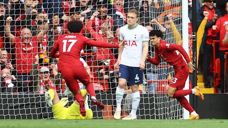 Seberasi pemain Liverpool, Luis Diaz usai cetak gol ke gawang Tottenham Hotspur. REUTERS/Carl Recine