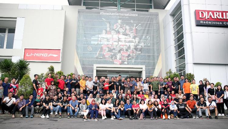 PB Djarum memperingati HUT ke-54 dengan menggelar acara Reuni Super yang dihadiri para legenda bukutangkis.