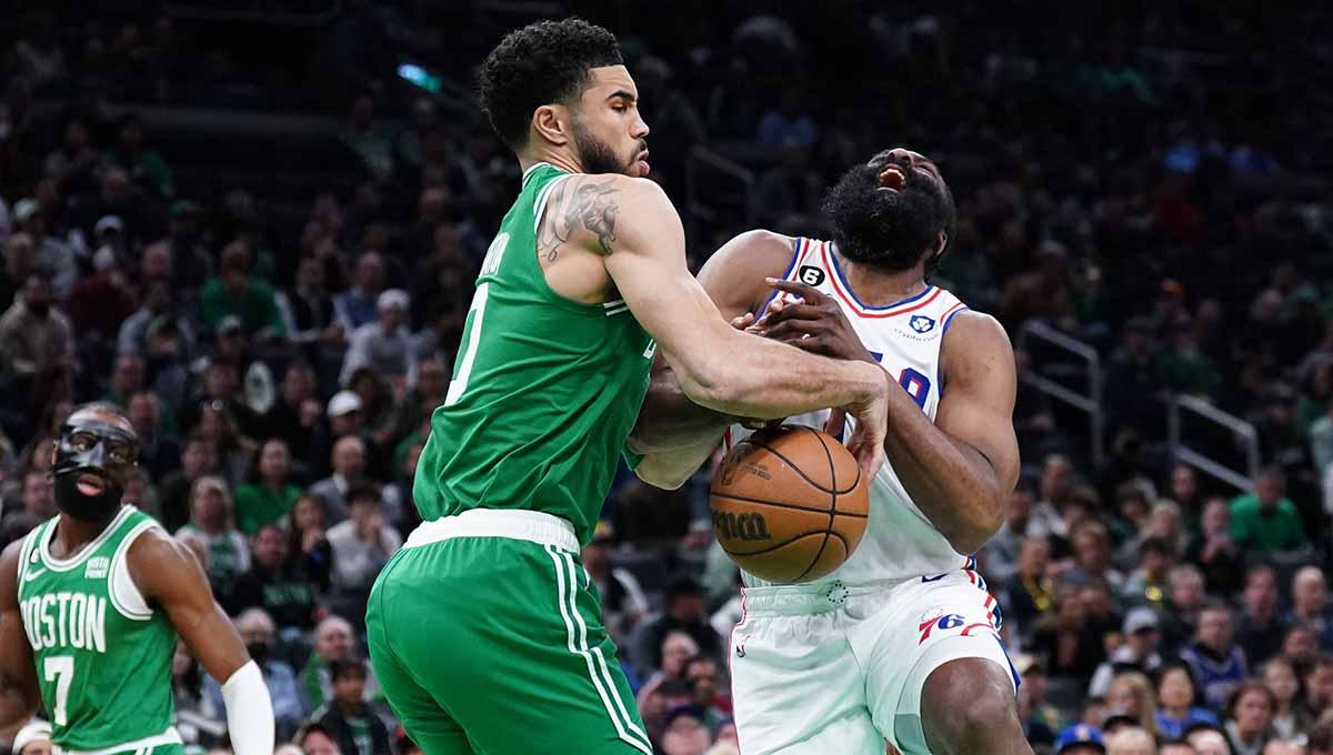 Rekap hasil NBA, Kamis (05/04/23), sajikan Boston Celtics yang tetap bisa gebuk Philadelphia 76ers walaupun Jayson Tatum lebih banyak ‘plonga-plongo’. - INDOSPORT