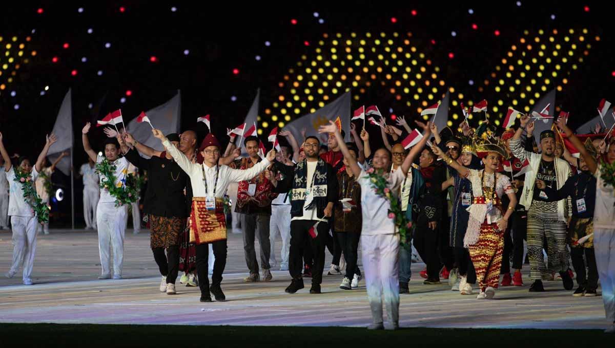 Kontingen Indonesia di pembukaan SEA Games 2023. (Foto: Dok: NOC Indonesia/Naif Al)