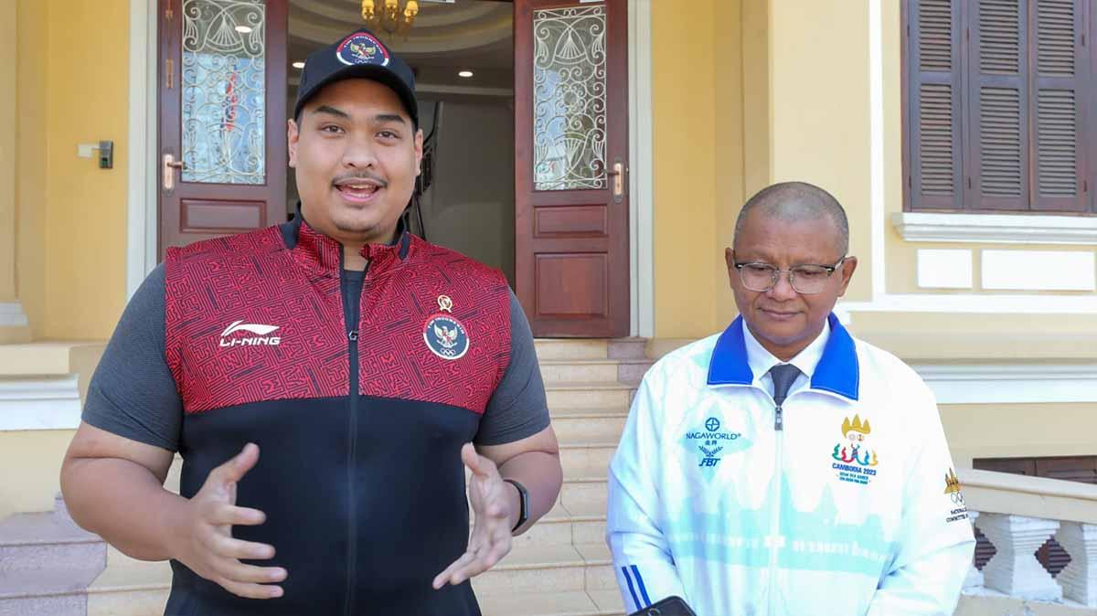 Menteri Pemuda dan Olahraga (Menpora) Dito Ariotedjo memaklumi ada kursi 'kondangan' di ruang ganti Timnas Indonesia U-22 di SEA Games 2023. - INDOSPORT