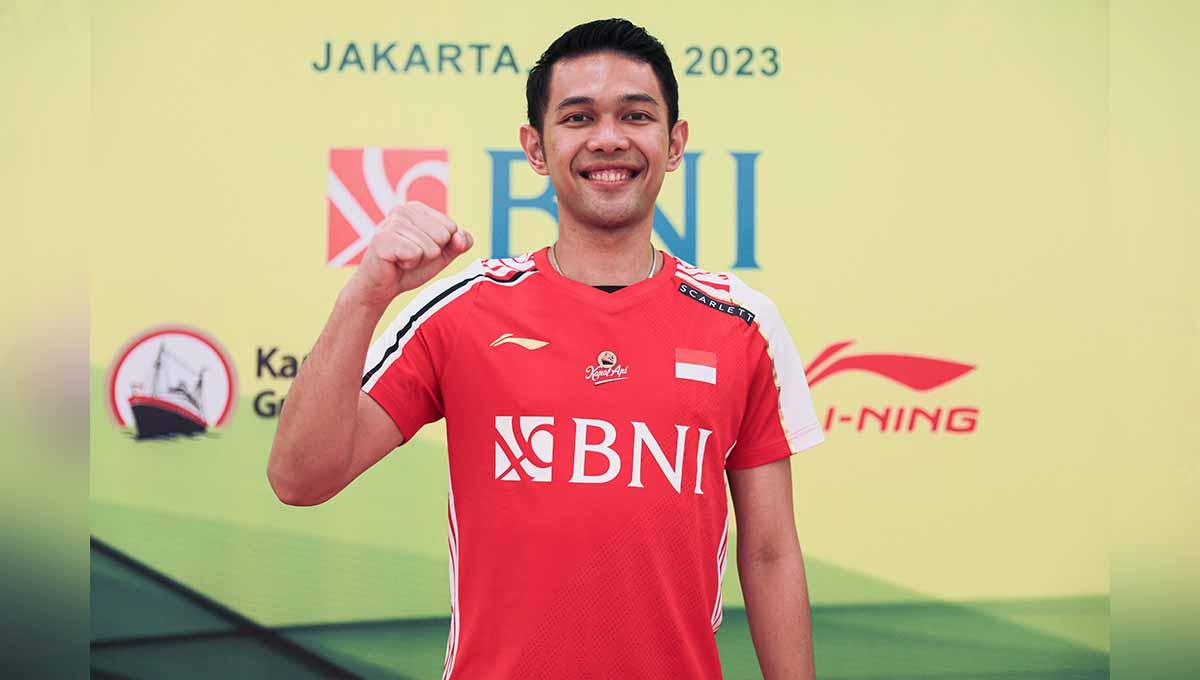 Pebulu tangkis ganda putra Indonesia, Fajar Alfian, mengajak juara Indonesian Idol 2023, Salma Salsabil 'Aliyyah nonton Indonesia Open 2023. (Foto: PBSI)