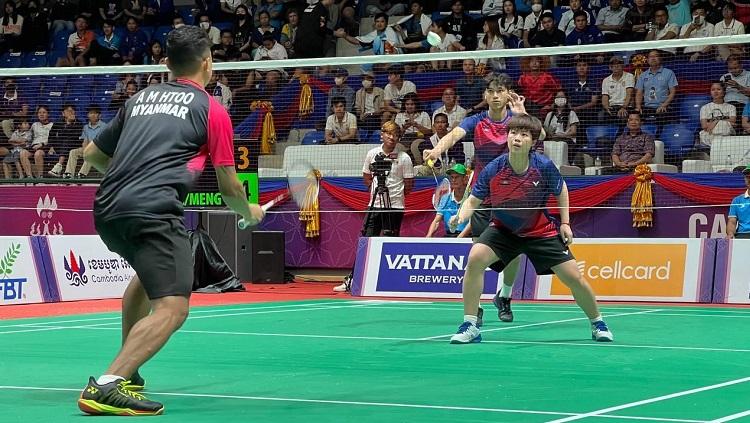 Pebulutangkis putri Kamboja, Chourng Meng, beraksi di SEA Games 2023.