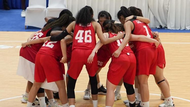 Timnas Basket Putri Indonesia raih medali emas SEA Game 2023 usai mengalahkan Singapura pada babak final di Morodok Techno Stadium, Minggu (14/05/23).