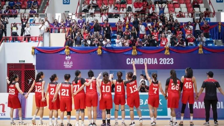 (GALERI FOTO) Kalahkan Singapura di Final, Timnas Basket Putri Indonesia Raih Medali Emas