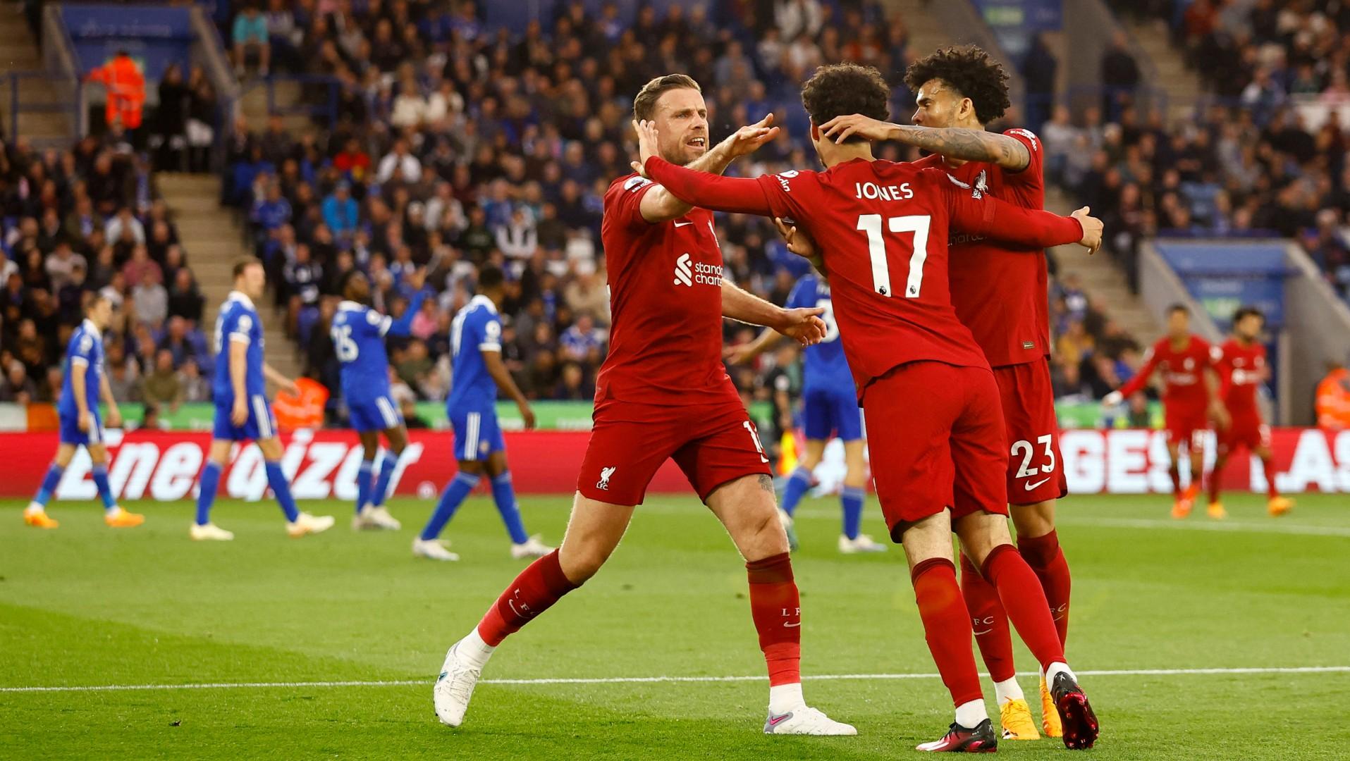 Selebrasi pemain Liverpool, Curtis Jones usai mencetak gol ke gawang Leicester City di pekan ke-36 Liga Inggris. Reuters/Andrew Boyers