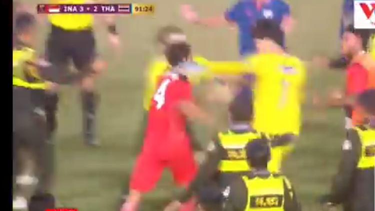 Federasi sepak bola Thailand resmi menjatuhkan hukuman pada perusuh di final SEA Games 2023 Kamboja, antara Timnas Indonesia vs Thailand.