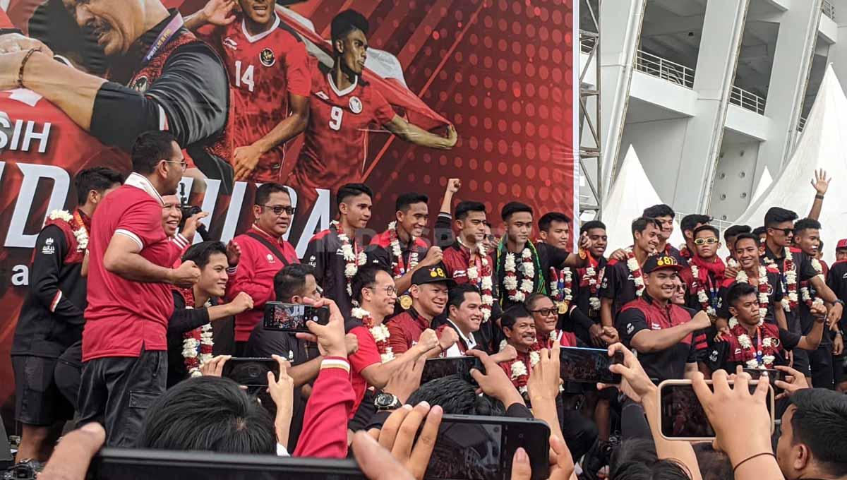 Presiden Republik Indonesia, Joko Widodo (Jokowi) memberikan bonus untuk Timnas Indonesia U-22 yang berhasil meraih medali emas SEA Games 2023.