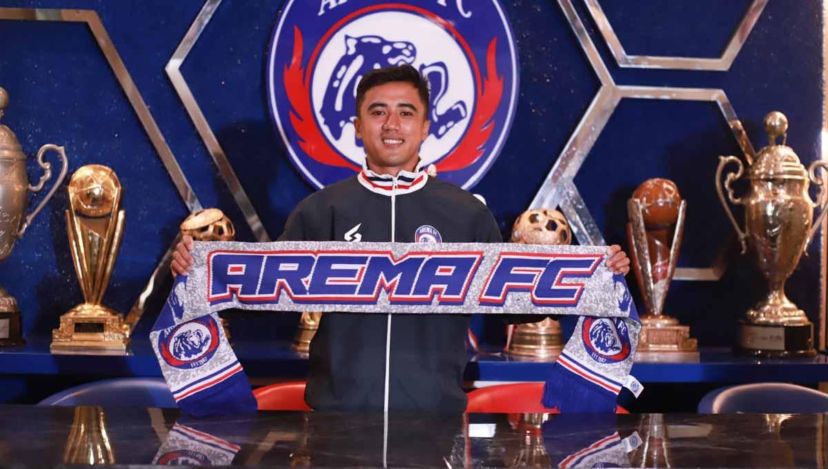 Arema FC menambah kekuatan di lini serang setelah memulangkan kembali Arek Malang untuk mengarungi kompetisi Liga Indonesia musim 2023/2024 mendatang. (Foto: MO Arema FC) - INDOSPORT