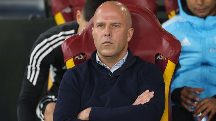 Pelatih Feyenoord, Arne Slot, di laga kontra AS Roma (21/04/23). (Foto: REUTERS/Claudia Greco)