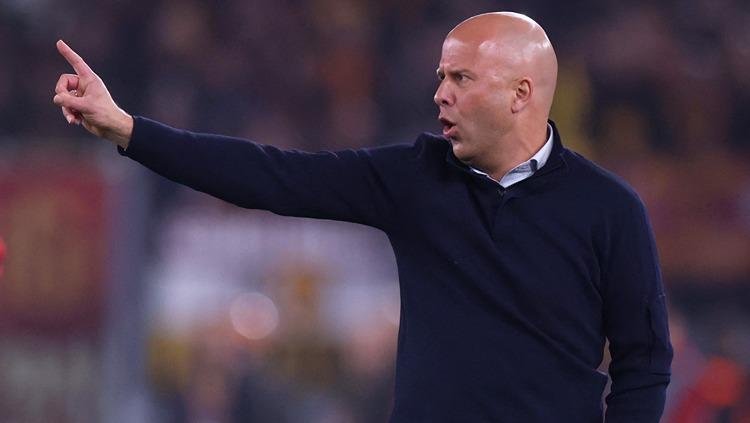 Pelatih Feyenoord, Arne Slot, di laga kontra AS Roma (21/04/23). (Foto: REUTERS/Claudia Greco)