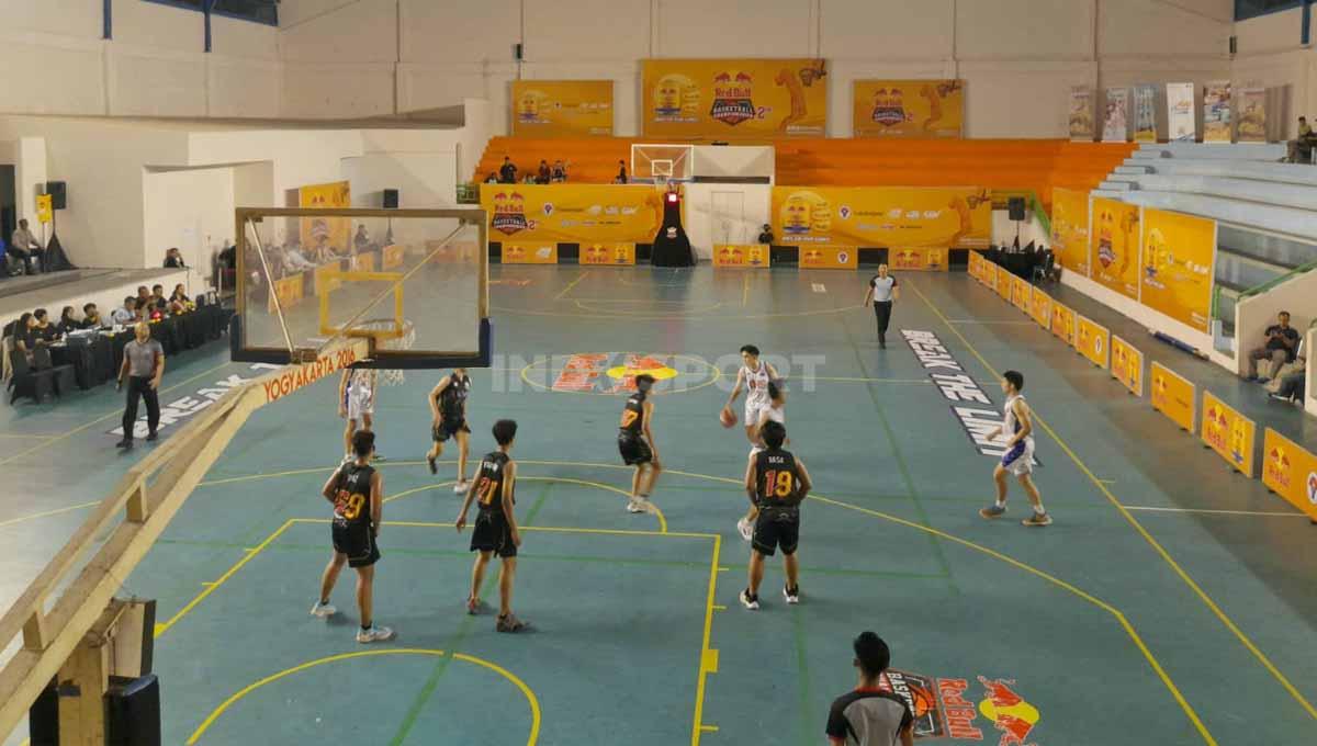 SMA Olifant melaju mulus menuju partai final kejuaraan bola basket antarSMA/Sederajat bertajuk Red Bull Basketball Championship 2023 seri Yogyakarta.