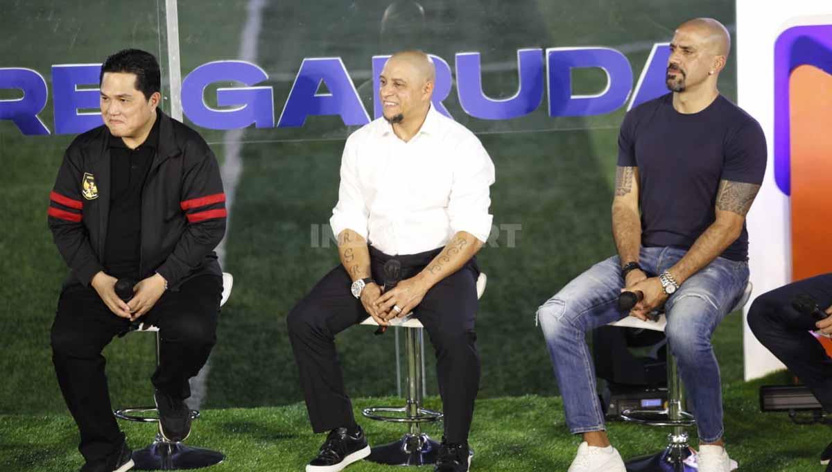 4 sosok legenda dunia, Roberto Carlos, Juan Veron, Marco Materazzi, dan Eric Abidal siap melatih anak-anak Indonesia untuk jadi bintang Timnas.