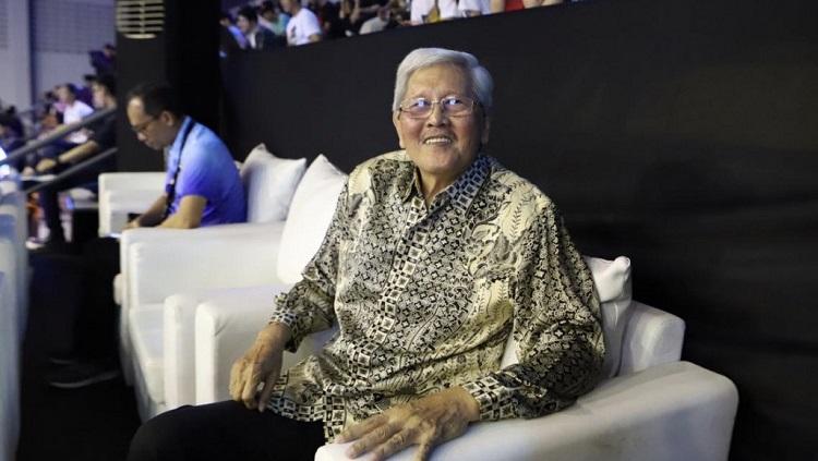 Legenda basket Indonesia, Sony Hendrawan, kini setara eks pebasket asal China, Yao Ming, karena diabadikan dalam Hall of Fame FIBA. - INDOSPORT