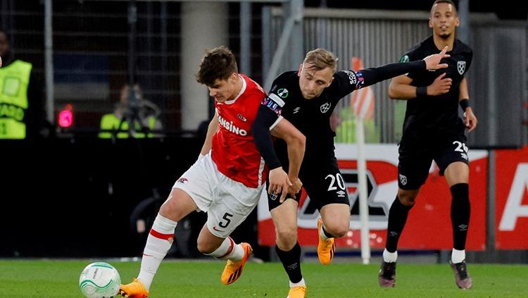 Raksasa Liga Inggris (Premier League), Liverpool, meneruskan aksinya di bursa transfer musim panas 2023 dengan menargetkan bek muda Hungaria, Milos Kerkez.