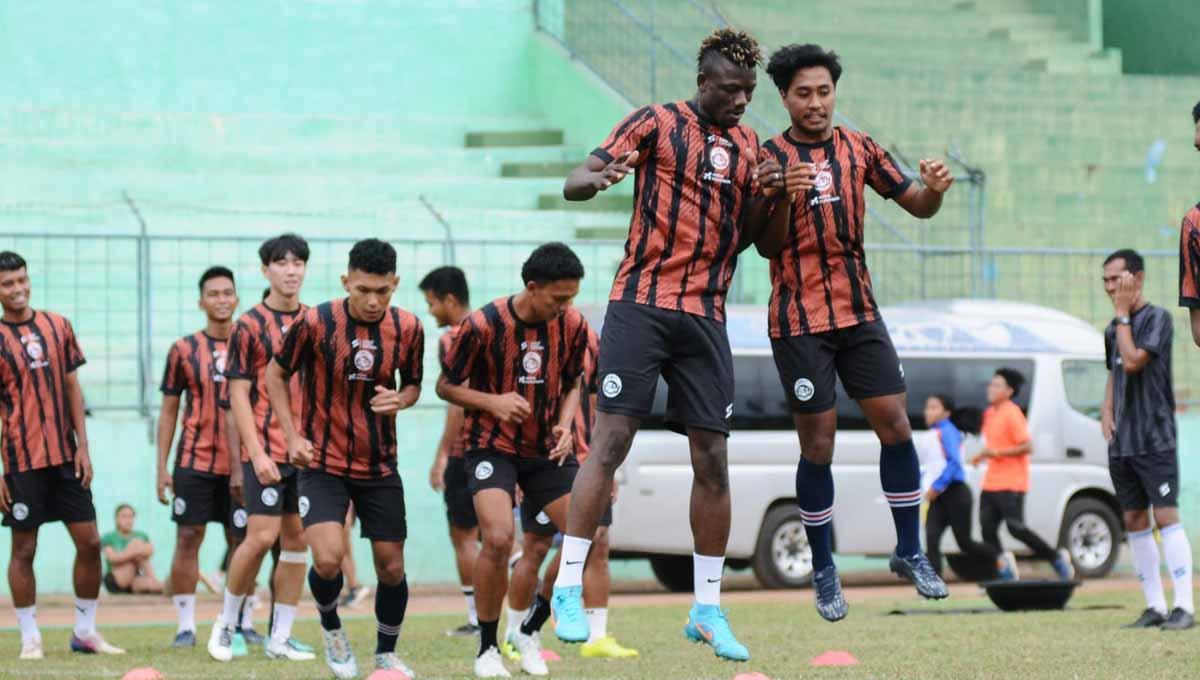 Ichaka Diarra saat latihan bersama Arema FC. (Foto: MO Arema FC)