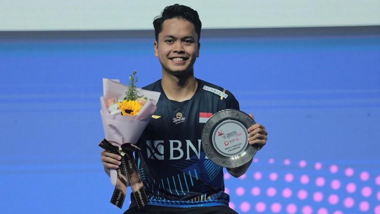 Anthony Sinisuka Ginting saat juara Singapore Open 2023. Ia masuk dalam klasemen BWF World Tour Finals 2023. (Foto: PBSI)