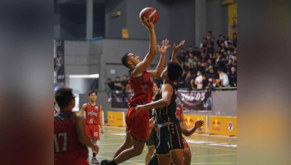 SMAN 1 Palembang sukses meraih predikat juara turnamen bola basket Red Bull Basketball Championships 2023 Seri Palembang.