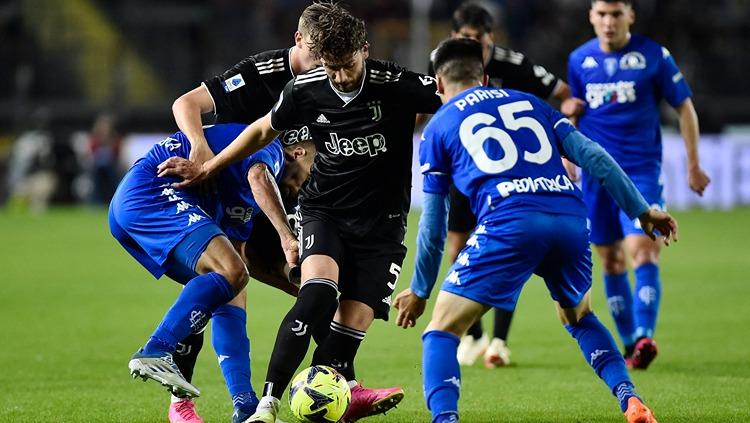 Raksasa Liga Italia (Serie A), Juventus, ternyata tak hanya ingin membajak Fabiano Parisi saja dari Empoli, melainkan juga dua pemain andalan rivalnya itu.