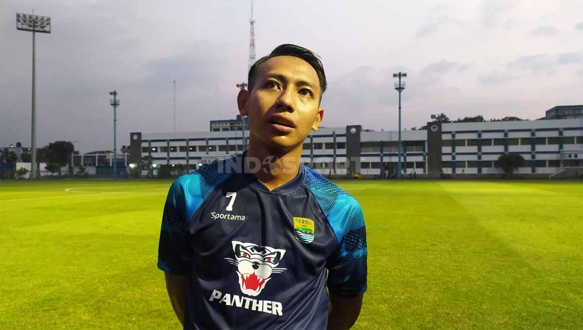 Gelandang Persib, Beckham Putra Nugraha, usai latihan di Stadion Persib, Jalan Ahmad Yani, Kota Bandung, Senin (12/06/23).
