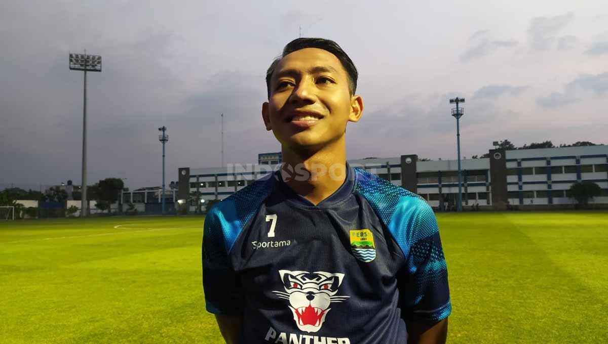 Gelandang Persib, Beckham Putra Nugraha, usai latihan di Stadion Persib, Jalan Ahmad Yani, Kota Bandung, Senin (12/06/23).
