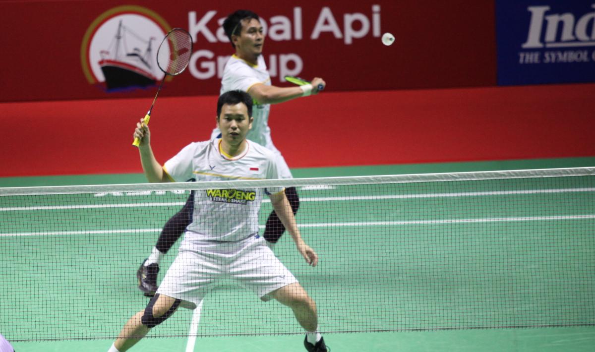 Sungguh menakjubkannya Hendra Setiawan, bintang bulutangkis Indonesia dengan segala pesonanya hingga membuat para atlet top dunia di luar Indonesia mengidolakannya.