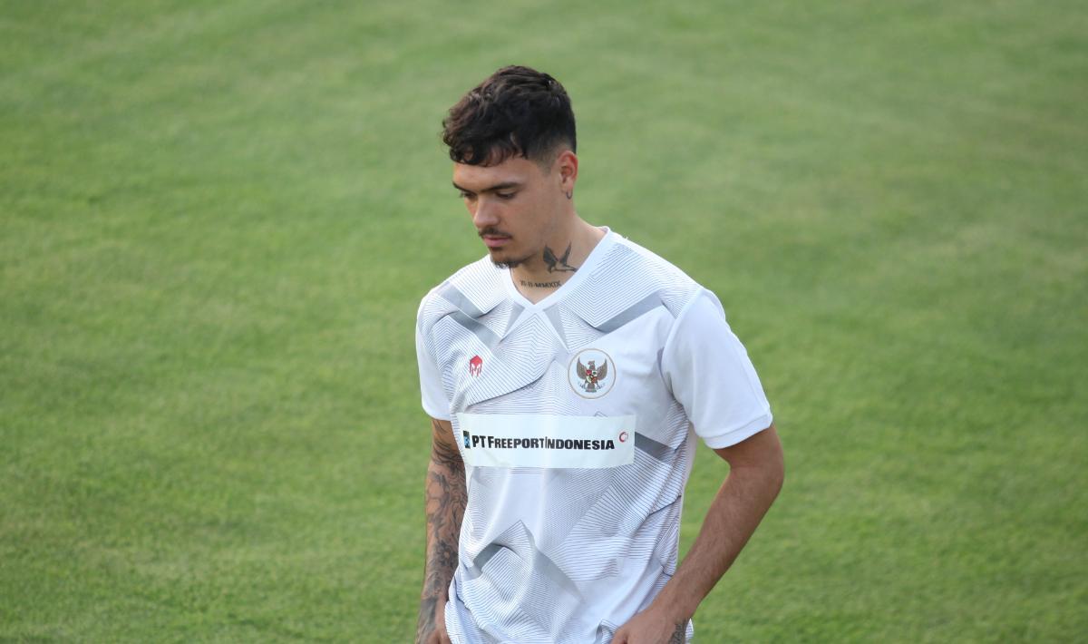 Shayne Pattynama dipastikan gagal membela Timnas Indonesia di ajang FIFA Matchday menghadapi Turkmenistan akibat cedera. Foto: Herry Ibrahim/INDOSPORT