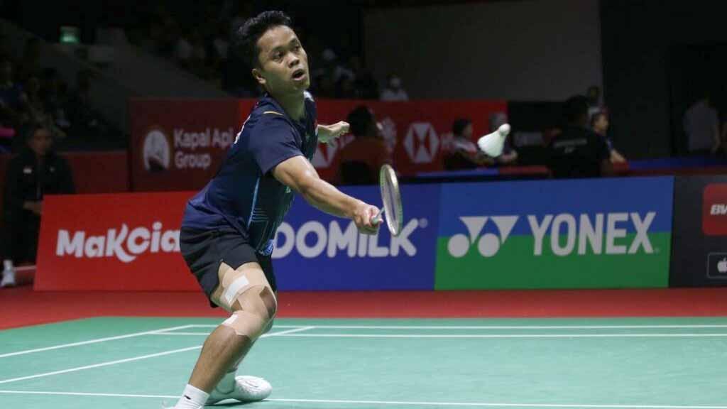 Tunggal putra Indonesia, Anthony Sinisuka Ginting menyusul rekan satu negara, Jonatan Christie lolos ke babak perempatfinal turnamen bulutangkis Kapal Api Group Indonesia Open 2023. (Foto: PBSI)