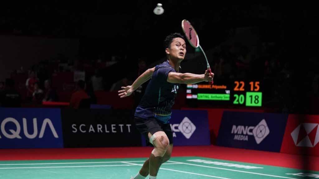 Tunggal putra Indonesia, Anthony Sinisuka Ginting menyusul rekan satu negara, Jonatan Christie lolos ke babak perempatfinal turnamen bulutangkis Kapal Api Group Indonesia Open 2023. (Foto: PBSI)