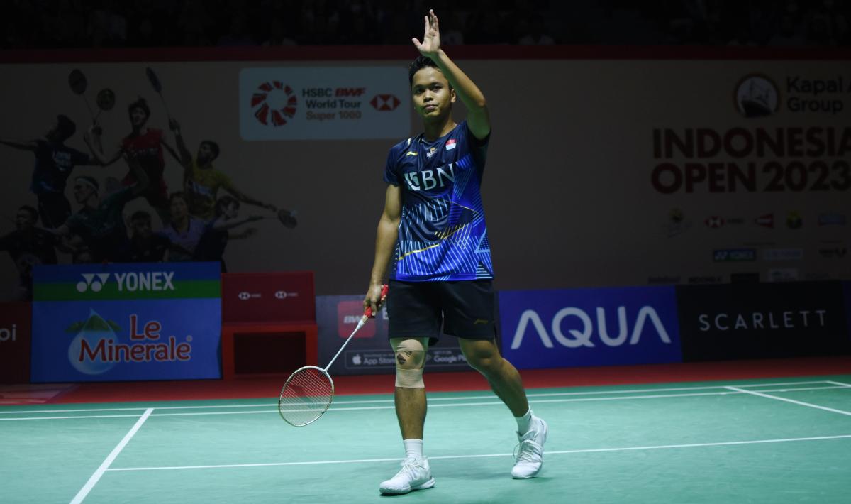 Tunggal putra Indonesia, Anthony Ginting berhasil mengalahkan rekan senegaranya Jonatan Christie pada babak 8 besar Indonesia Open 2023 di Istora Senayan, Kamis (15/06/23). Foto: Herry Ibrahim/INDOSPORT