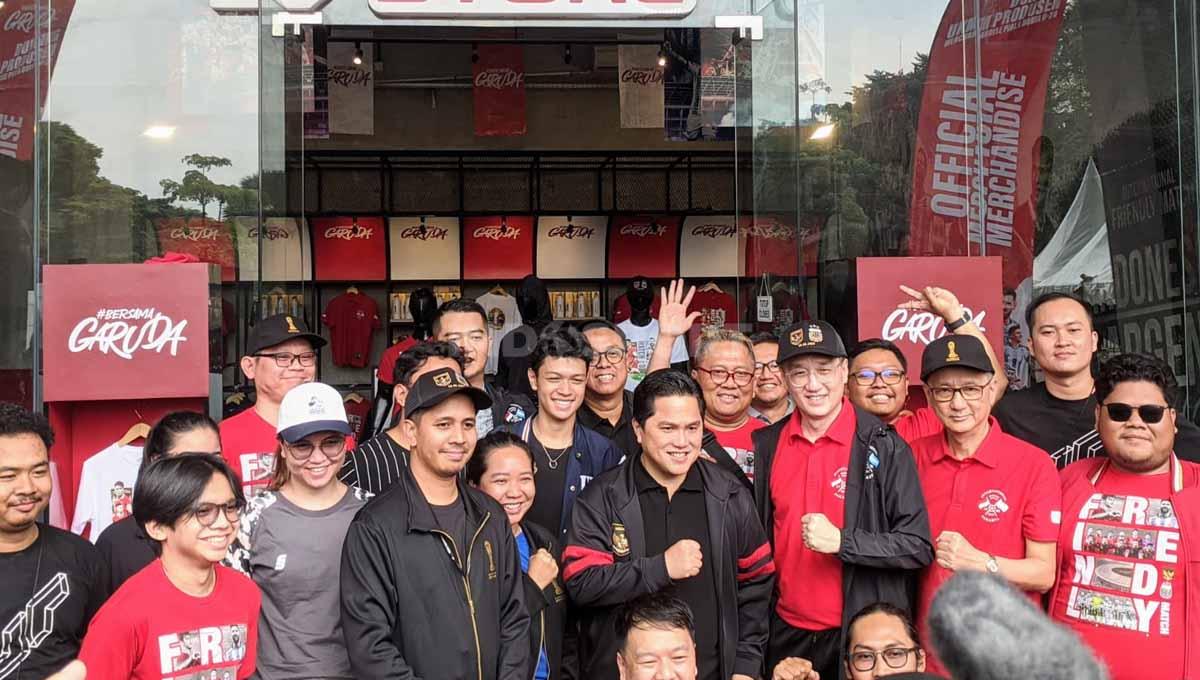 Ketum PSSI Erick Thohir, Mengadakan Kunjungan ke Garuda Store di Kawasan GBK, Jakarta, Sabtu (17/06/23).