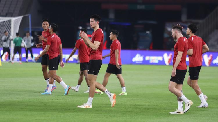 Suasana latihan Timnas Indonesia di Stadion Utama Gelora Bung Karno jelang lawan Argentina Copyright: Herry Ibrahim/INDOSPORT