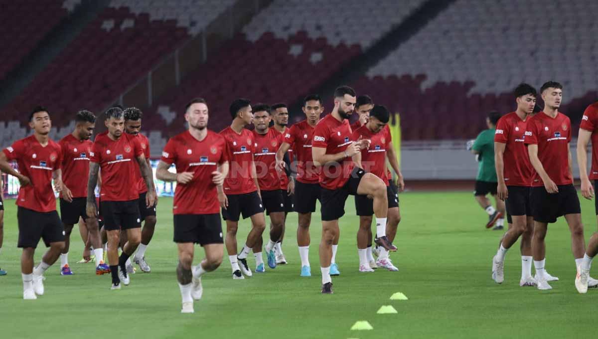 Official Training Timnas Indonesia jelang FIFA Matchday melawan Argentina di stadion GBK, Minggu (18/06/23).