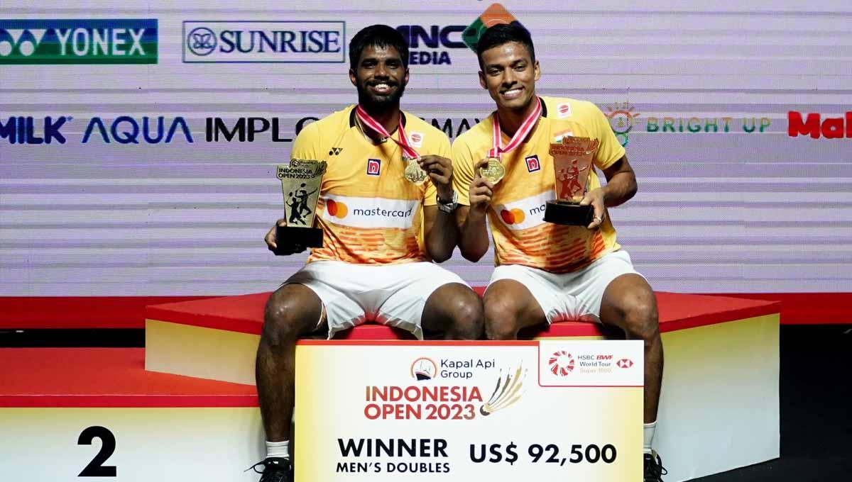 Ukir sejarah juara Indonesia Open 2023, ganda putra India, Satwiksairaj Rankireddy/Chirag Shetty, persembahkan gelar juara untuk Markis Kido. (Foto: PBSI) - INDOSPORT