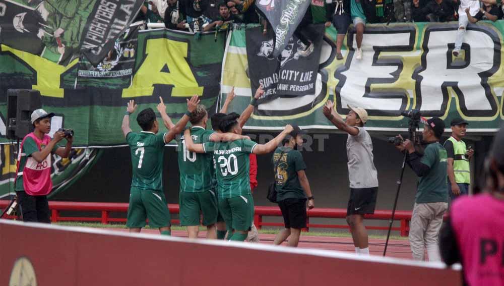 Selebrasi Ze Valente pada menit ke-55. (Foto: Fitra Herdian/INDOSPORT)