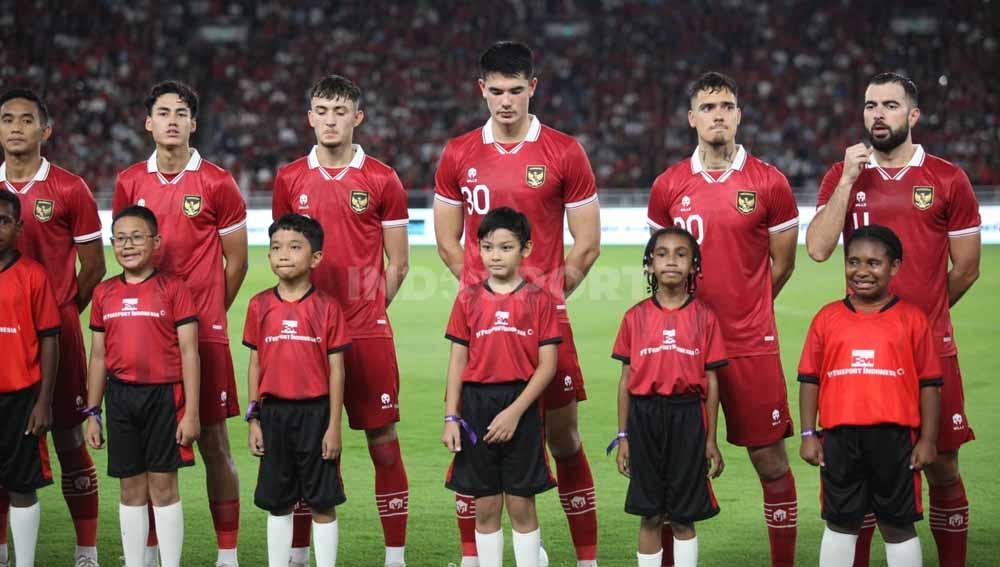 Beberapa pemain naturalisasi Timnas Indonesia saat melawan Argentina: Ivar Jenner, Elkan Baggott, Rafael Struick, dan Jordi Amat. (Foto: Herry Ibrahim/INDOSPORT)